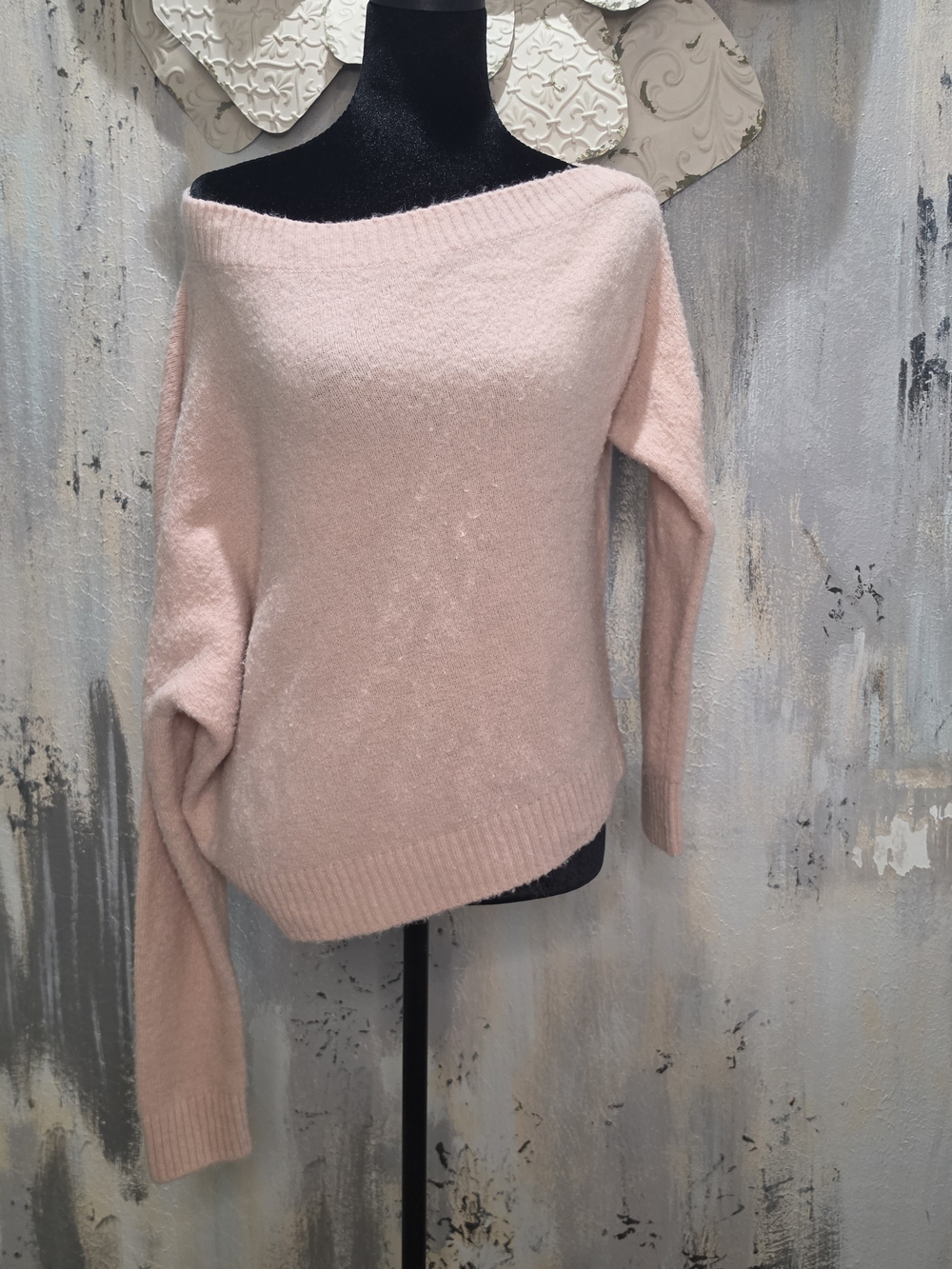 H&M Pale Pink Off-the-Shoulder Knit Sweater Size Medium